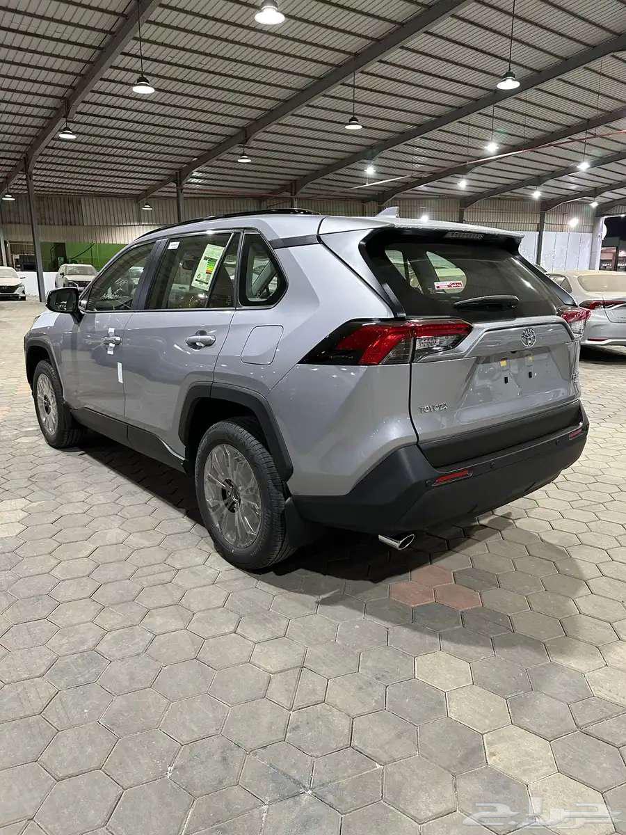 Toyota RAV4 XLE Gasoline 202563667645379459112