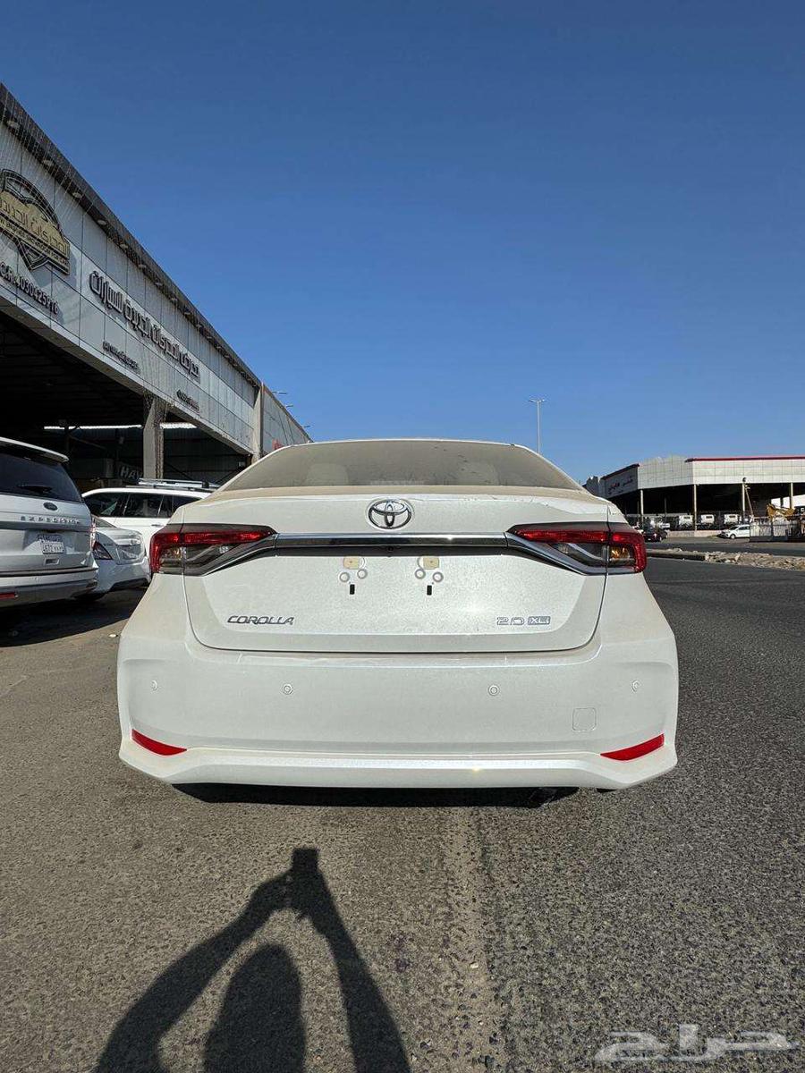 تويوتا كورلا استندر 2000 cc ابيض موديل 202563668510281987114
