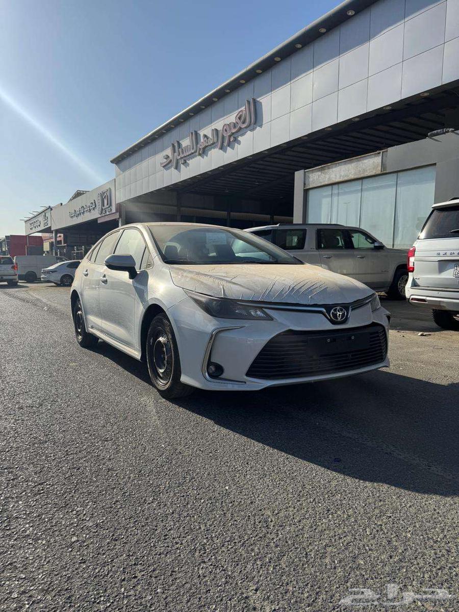 تويوتا كورلا استندر 2000 cc ابيض موديل 202563668510281987110