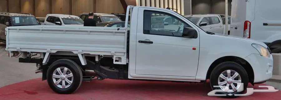 Isuzu D-Max Sides 2025 Sales Engine for Banks and Companies63667645532674113