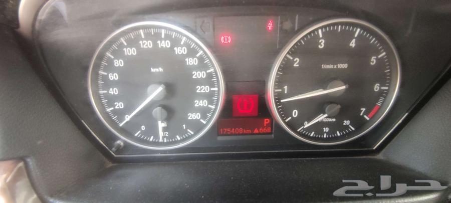 BMW 320i 2009 from the fifth generation E90.63667501791617110