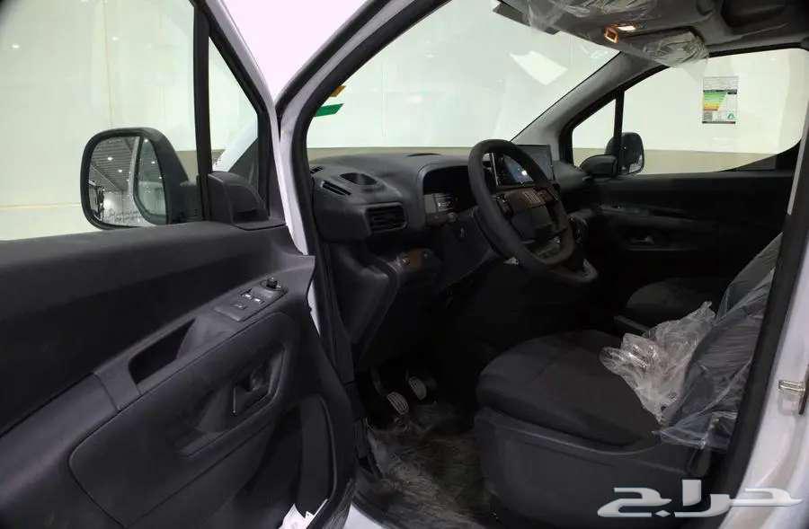 Fiat Doblo Mini Cargo Van Diesel 202563667504056834113