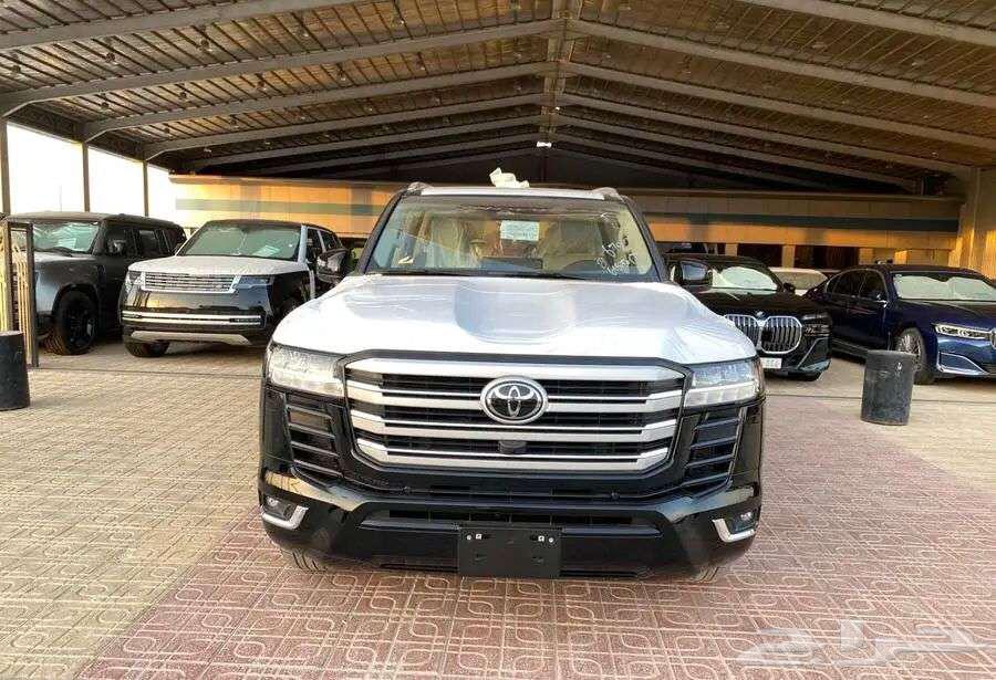 Toyota Land Cruiser GXR4 Gasoline 2025 Saudi New63667516755457111