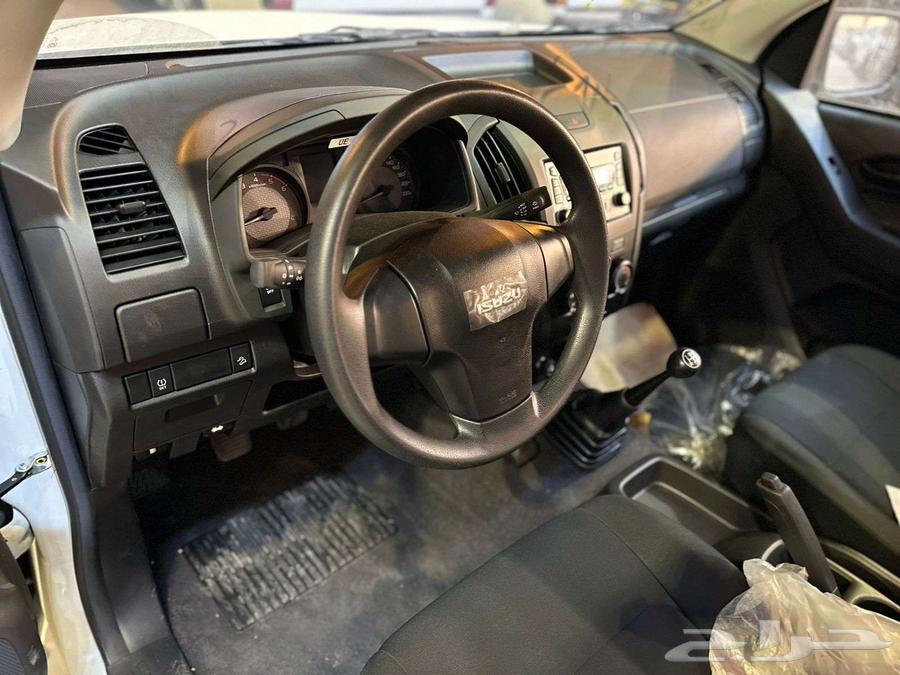 Isuzu GMR-TN without Double Standard 2025 Cash and Installment63667499439105112