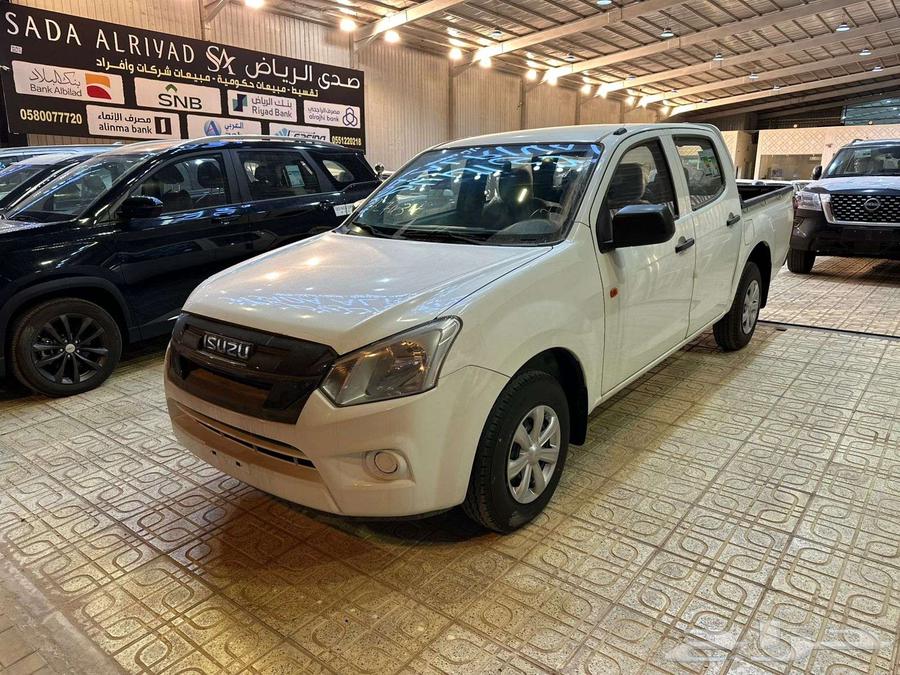 Isuzu GMR-TN without Double Standard 2025 Cash and Installment63667499439105110
