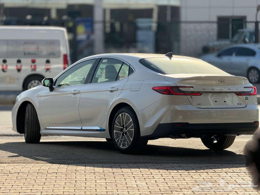 تويوتا كامري LE هايبرد 2025 لدي شركة ابن ذياب للسيارات63667520316545111
