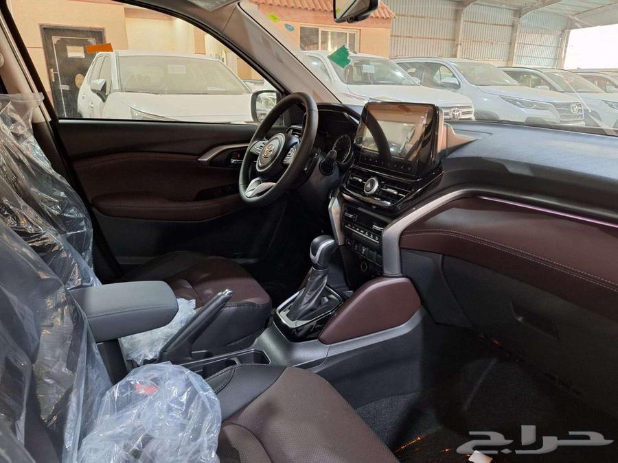 تويوتا اوربان كروزر فل2025 GLX63673146566273114