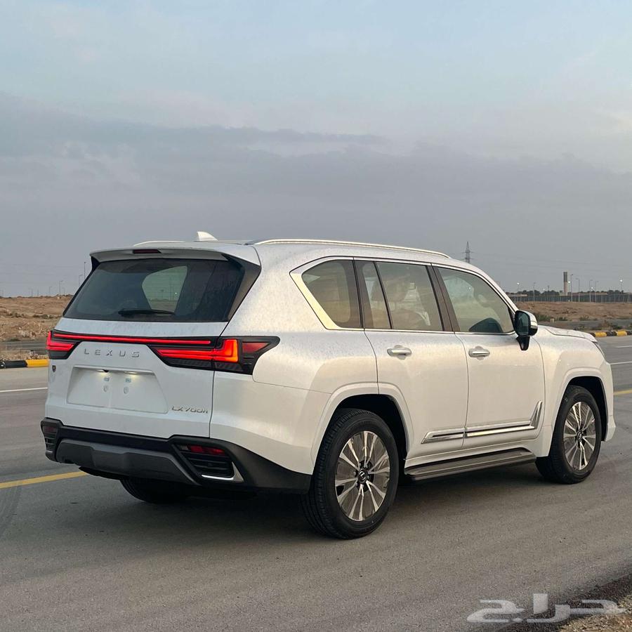 Lexus LX600 BB Grade with Strong Price and Offer: 582,000 Including Tax63667498873090110