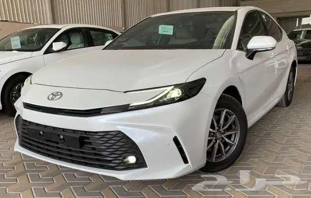 تويوتا كامري ستاندر 2025 ابيض يوجد اقساط63678538494211111