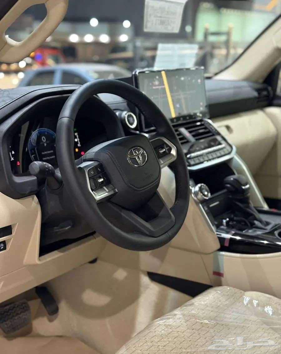 تويوتا لاندكروزر GXR L2 بنزين سعودي 2025 بطاقة جمركية63674069436547112
