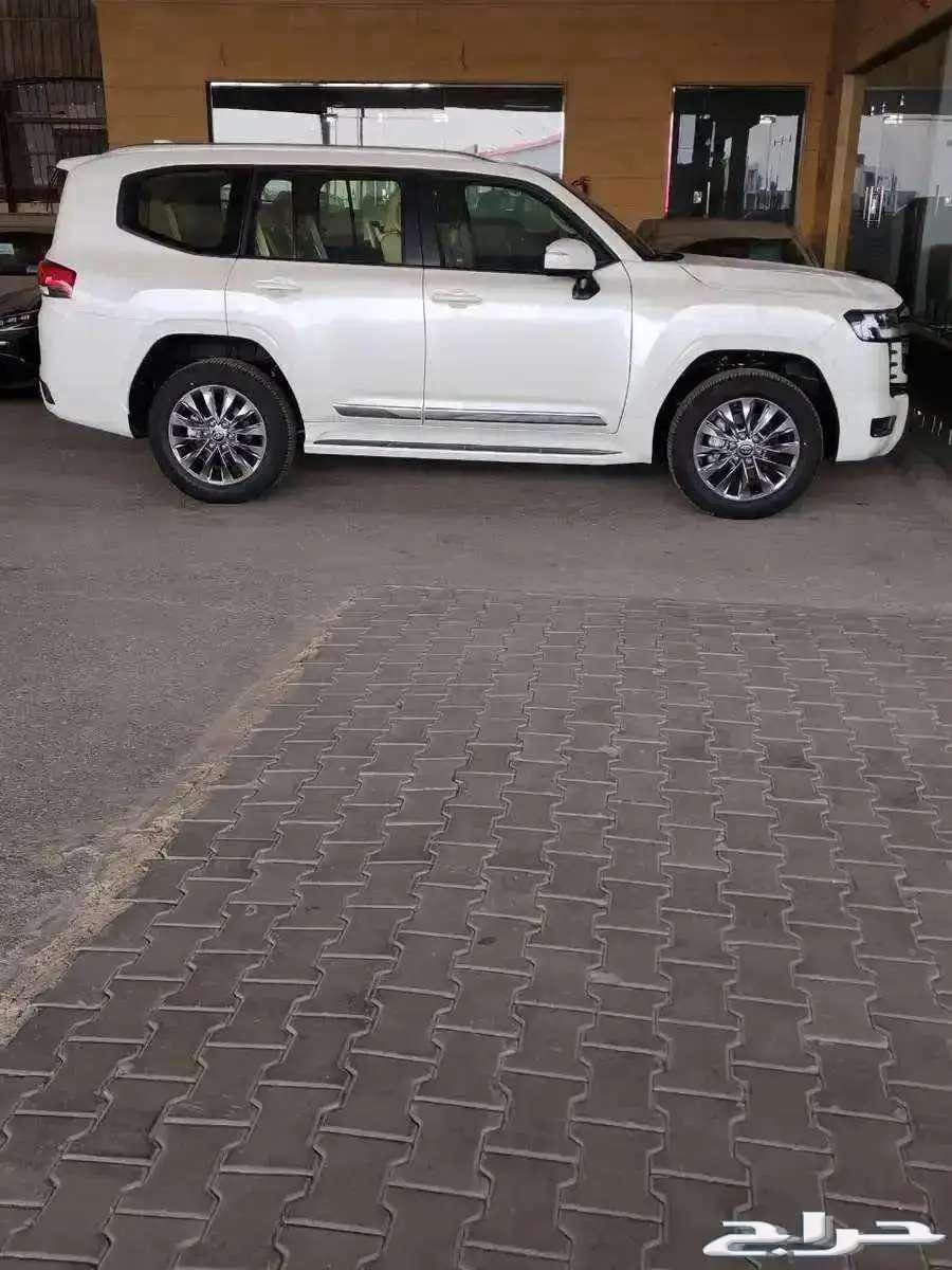 Land Cruiser GXR Diesel GXR L4 Saudi 2025 at Al-Hasan63672614729345113