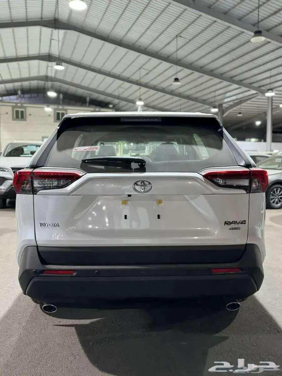 راف فور XLE نص فل بنزين 202563673538171138113