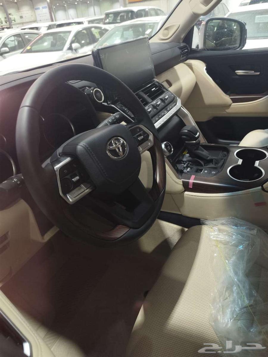 تويوتا لاندكروزر GXR-S63673884780547112