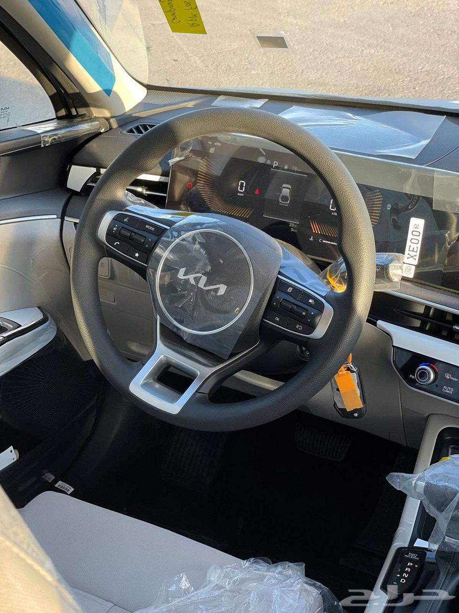 Kia K5 Standard Model 2025 Cash and Banks63675755913601113