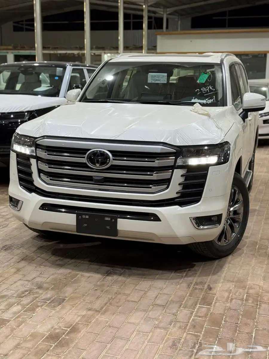 تويوتا لاندكروزر GXR4 بنزين سعودى 2025 ابيض كاش فقط63680618639873113