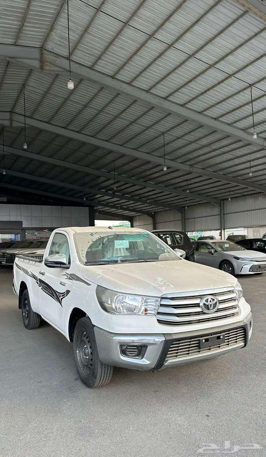 تويوتا هايلوكس غمارة GLX بنزين 2025 اصفار63674960091521110