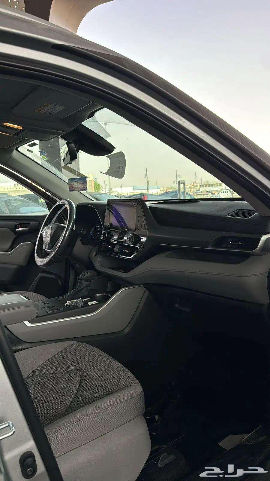 تويوتا هايلاندر فئةGLEفتحه رادار فضي سعودي2025-15850063673884788737113