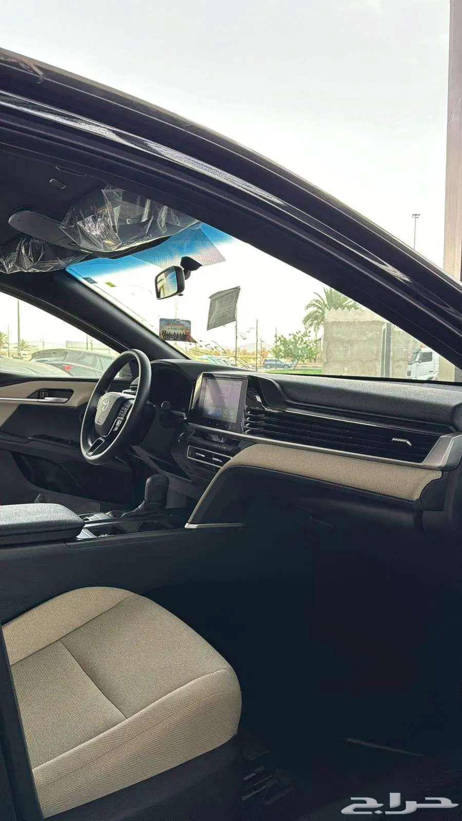 تويوتا كامري Eستاندر بنزين اسود سعودي2025-12300063674061562626113