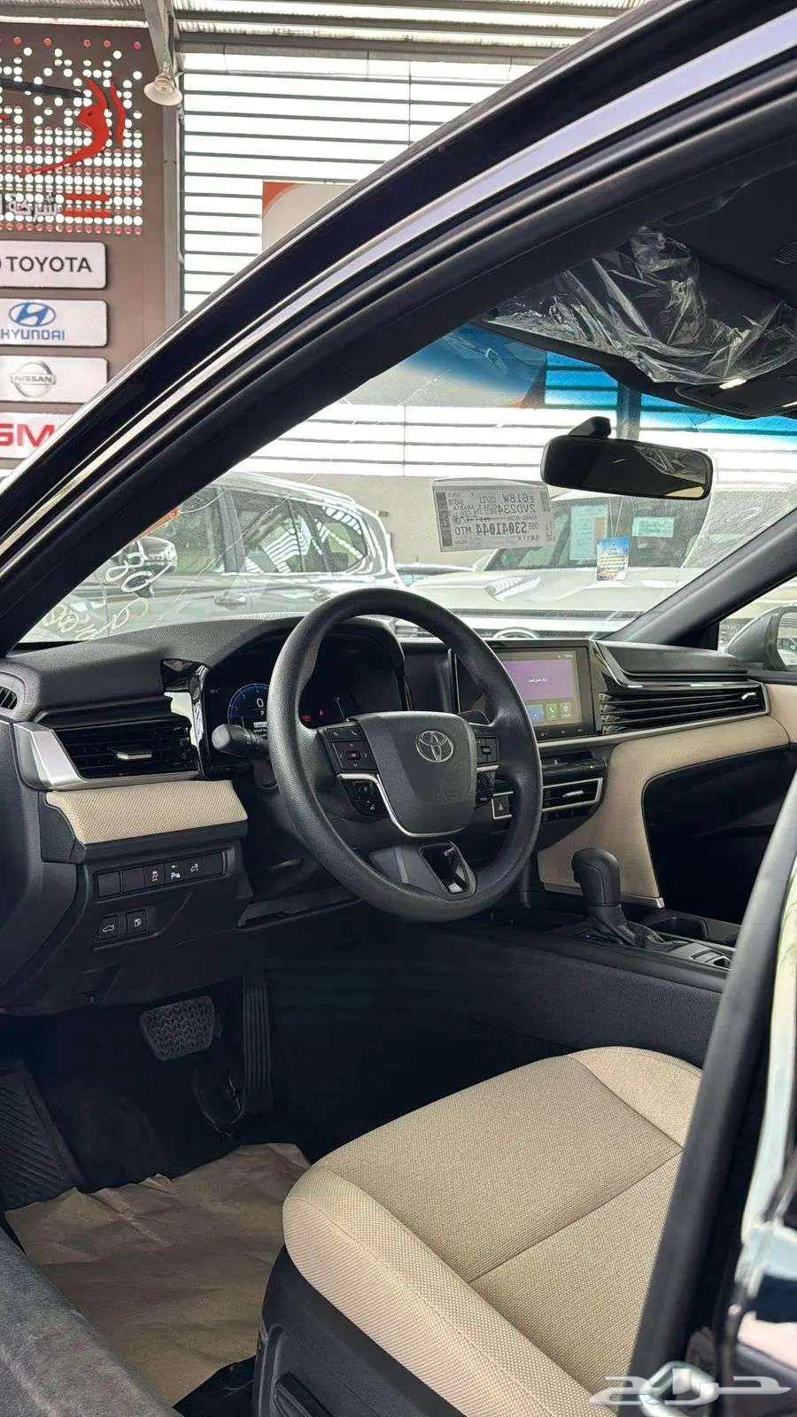 تويوتا كامري Eستاندر بنزين اسود سعودي2025-12300063674061562626112