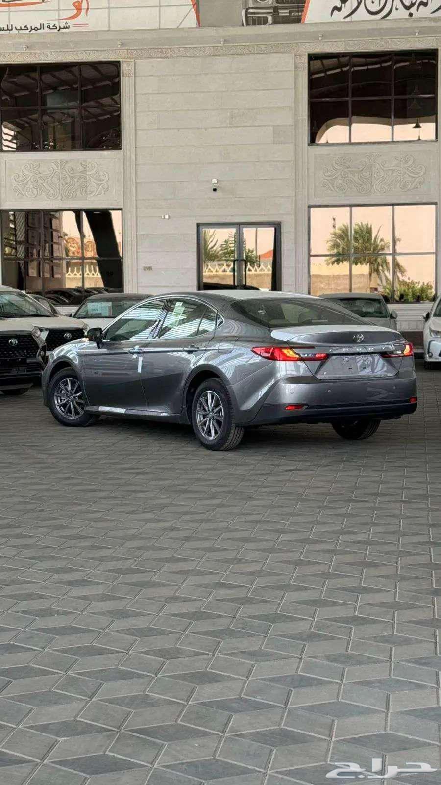 تويوتا كامري Eستاندر بنزين رمادي سعودي2025-11730063674152762497114