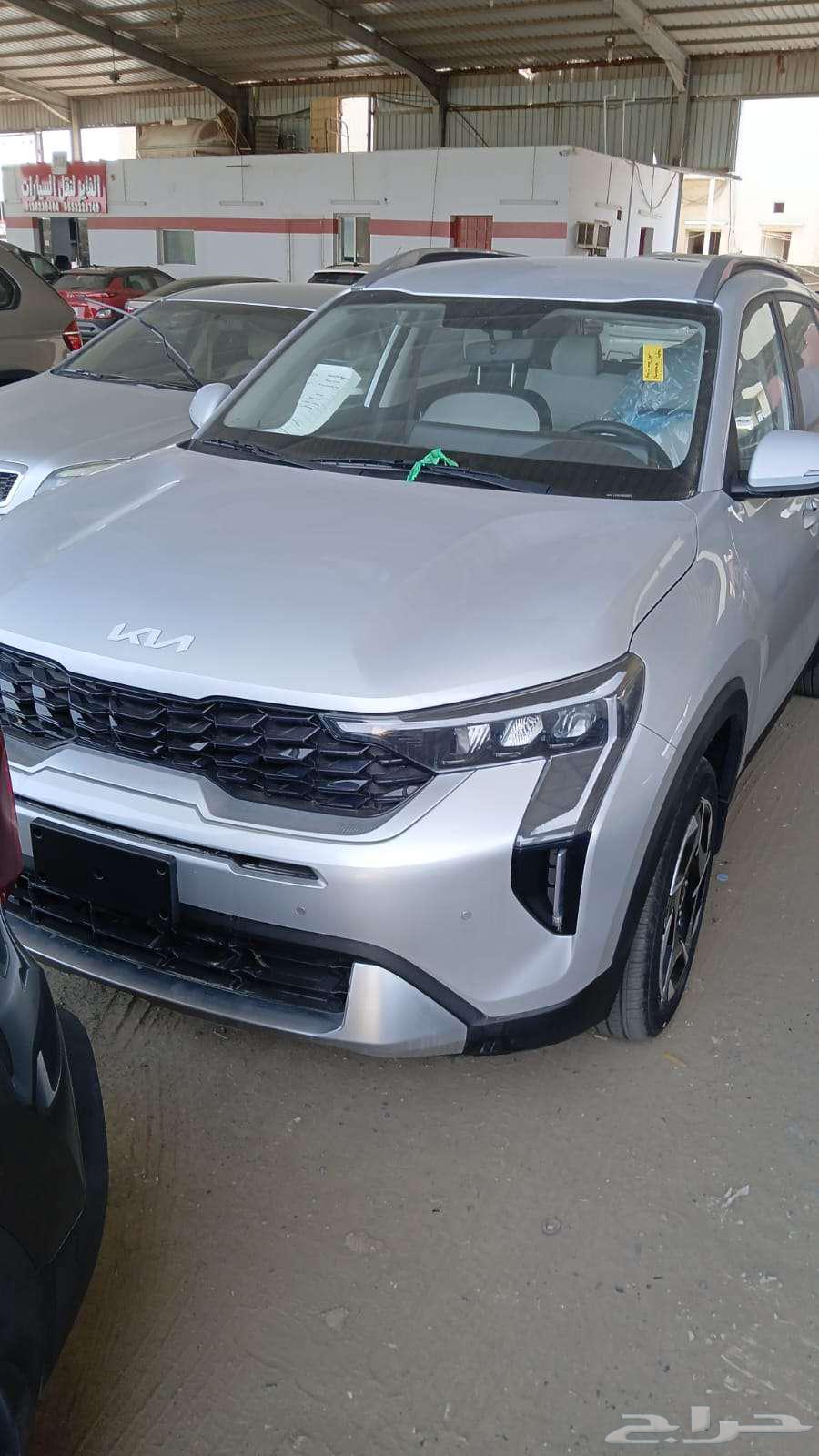 Kia Sorento Standard 2024 lowest price for cash and installments63676440704769111