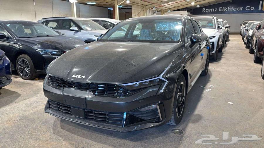 كيا K5 مطور كاش 98900 شامل الضريبة63675049811074111
