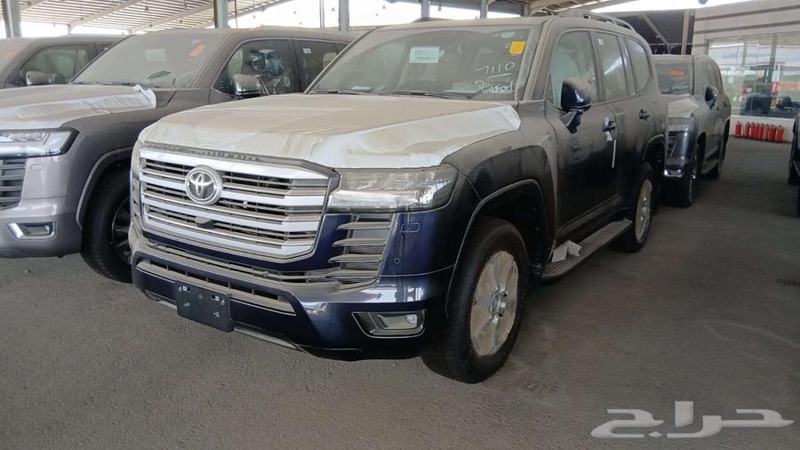 Available Land Cruiser GX-R 2 (3.3) 6-Cylinder Diesel 202463677239307010111
