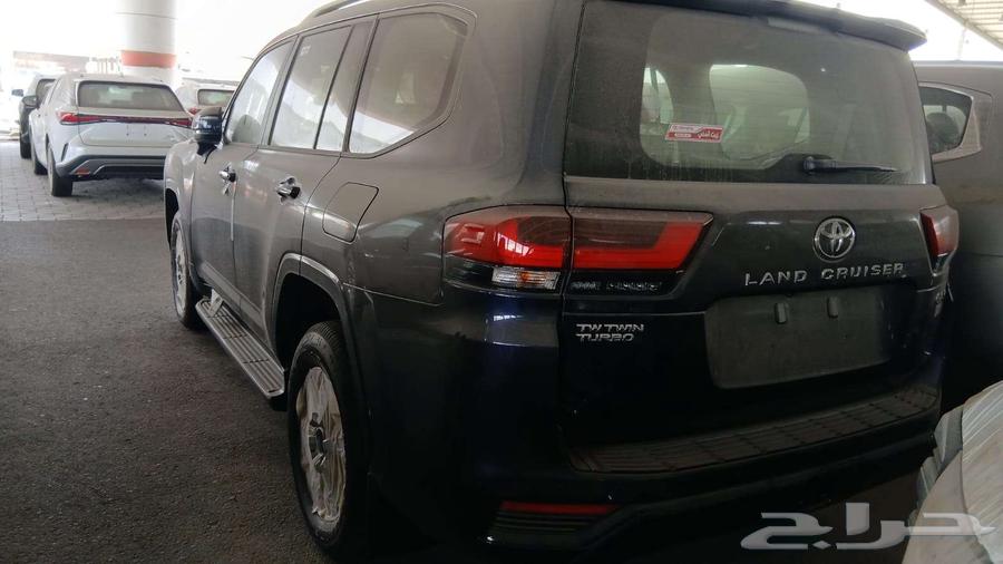 Available Land Cruiser GX-R 2 (3.3) 6-Cylinder Diesel 202463677239307010110
