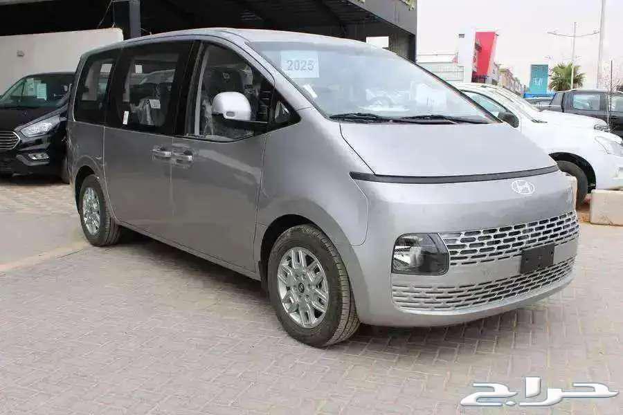 هيونداى ستاريا 9 مقاعد ديزل أوتوماتيك 2.2 202563675049731330111