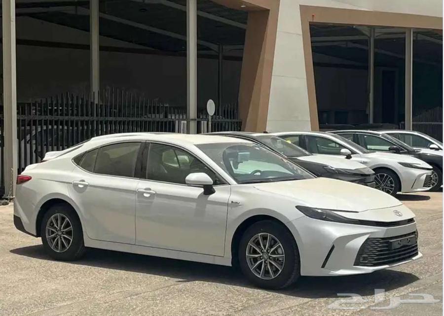 Toyota Camry Standard Hybrid 202563673146706049110