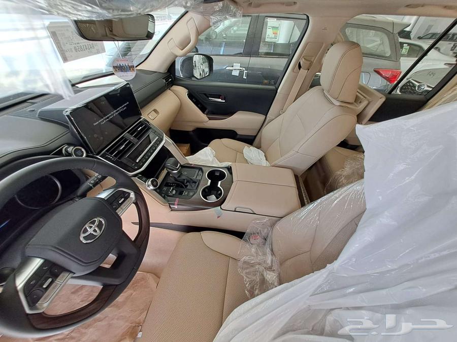 تويوتا لاندكروزر Gxr4 ( لون أسود ) 202563673716783619113