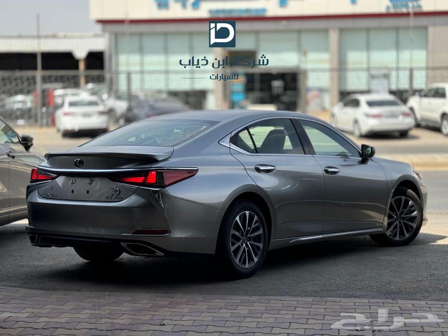 لكزس ES350 فئة CA خليجي 2025 لدى شركة ابن ذياب للسيارات63676972253825113