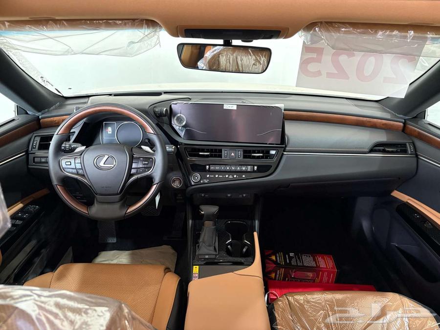 Lexus ES350 CC Class Panoramic Sunroof Premium 2025 (234900) at the Lowest Price63678366583811112