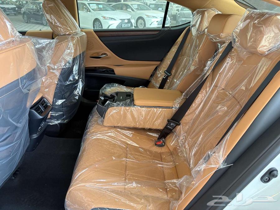 Lexus ES350 CC Class Panoramic Sunroof Premium 2025 (234900) at the Lowest Price63678366583811113