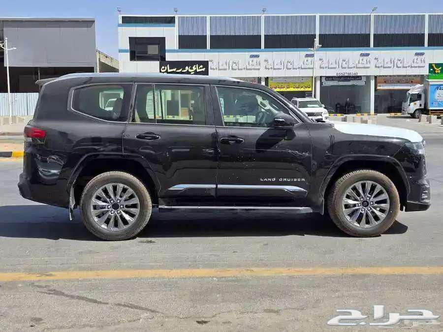 تويوتا لاندكروزر GXR 5 S بنزين 2025 كاش و اقساط63680439908353114