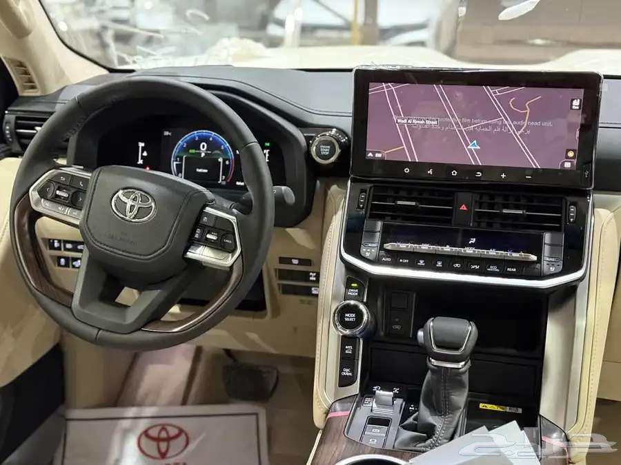 تويوتا لاندكروزر GXR4 بنزين سعودى 2025 ابيض كاش فقط63680618639873111