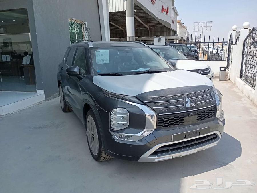 ميتسوبيشي اوتلاندر نص فل ابيض ورصاصي لدينا 2025 سعودي63674249250819110