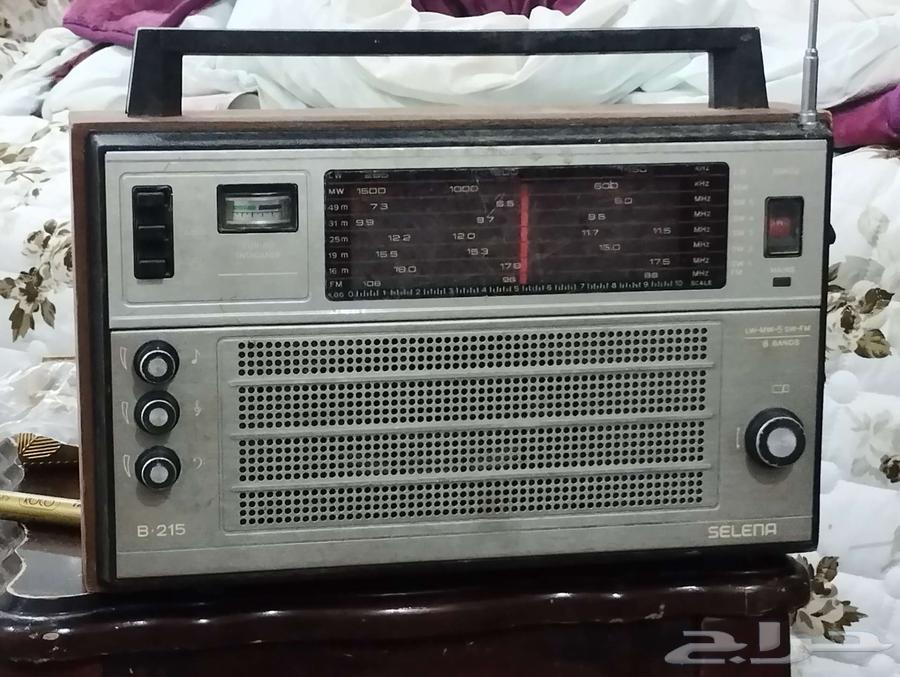 Old Radio63655519064834111