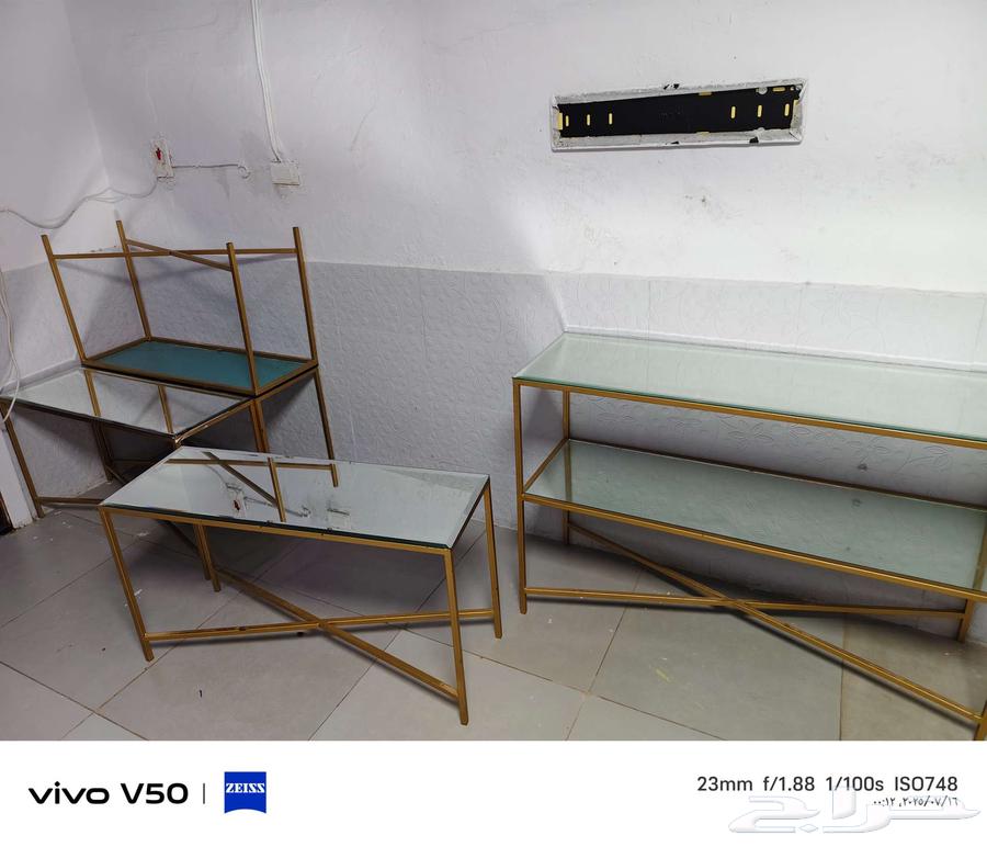Glass tables63655611747202111