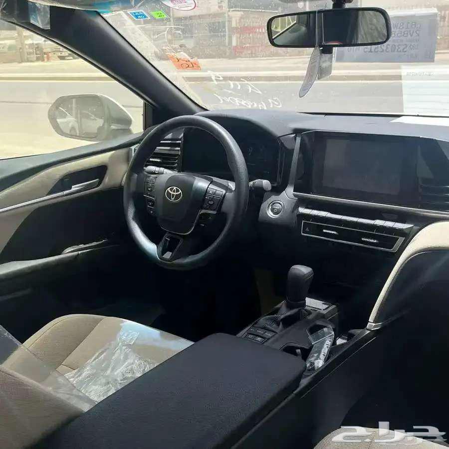 تويوتا كامري استاندر فئه E هايبرد 202563673452373891112
