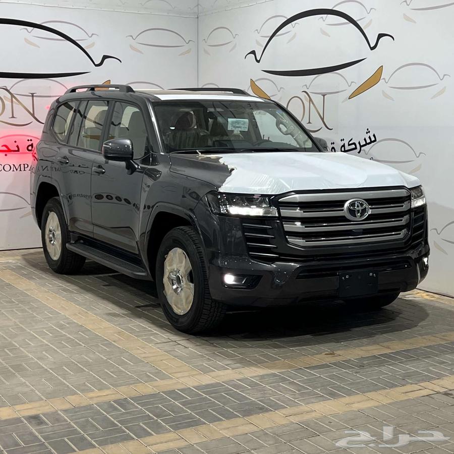 عرض خاص تويوتا لاندكروزر GXR رقم 2 بنزين 2025 بسعر 27200063674876000001110