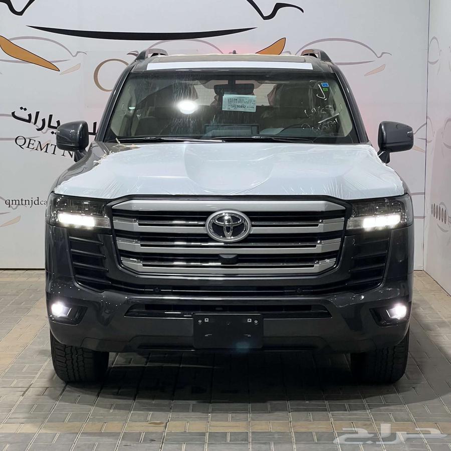 عرض خاص تويوتا لاندكروزر GXR رقم 2 بنزين 2025 بسعر 27200063674876000001111