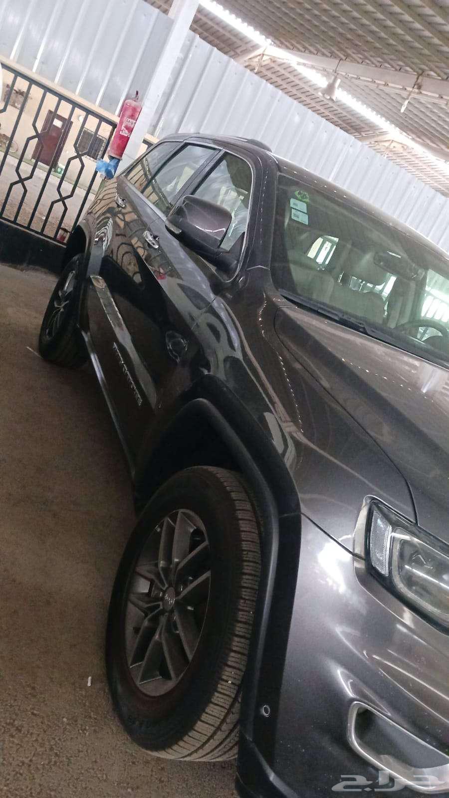 2018 Jeep Grand Cherokee in excellent condition63698965462786112