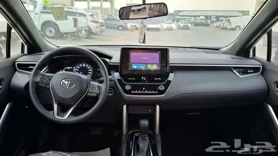 تويوتا كورولا كروس ستاندر 202563699255720706112