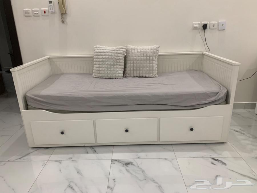 IKEA BED 80063656134332163110