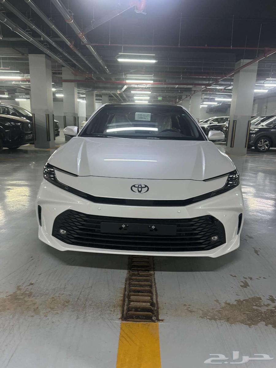تويوتا كامرى ال اى هايبرد سعودى 2025 ابيض63707098700930110