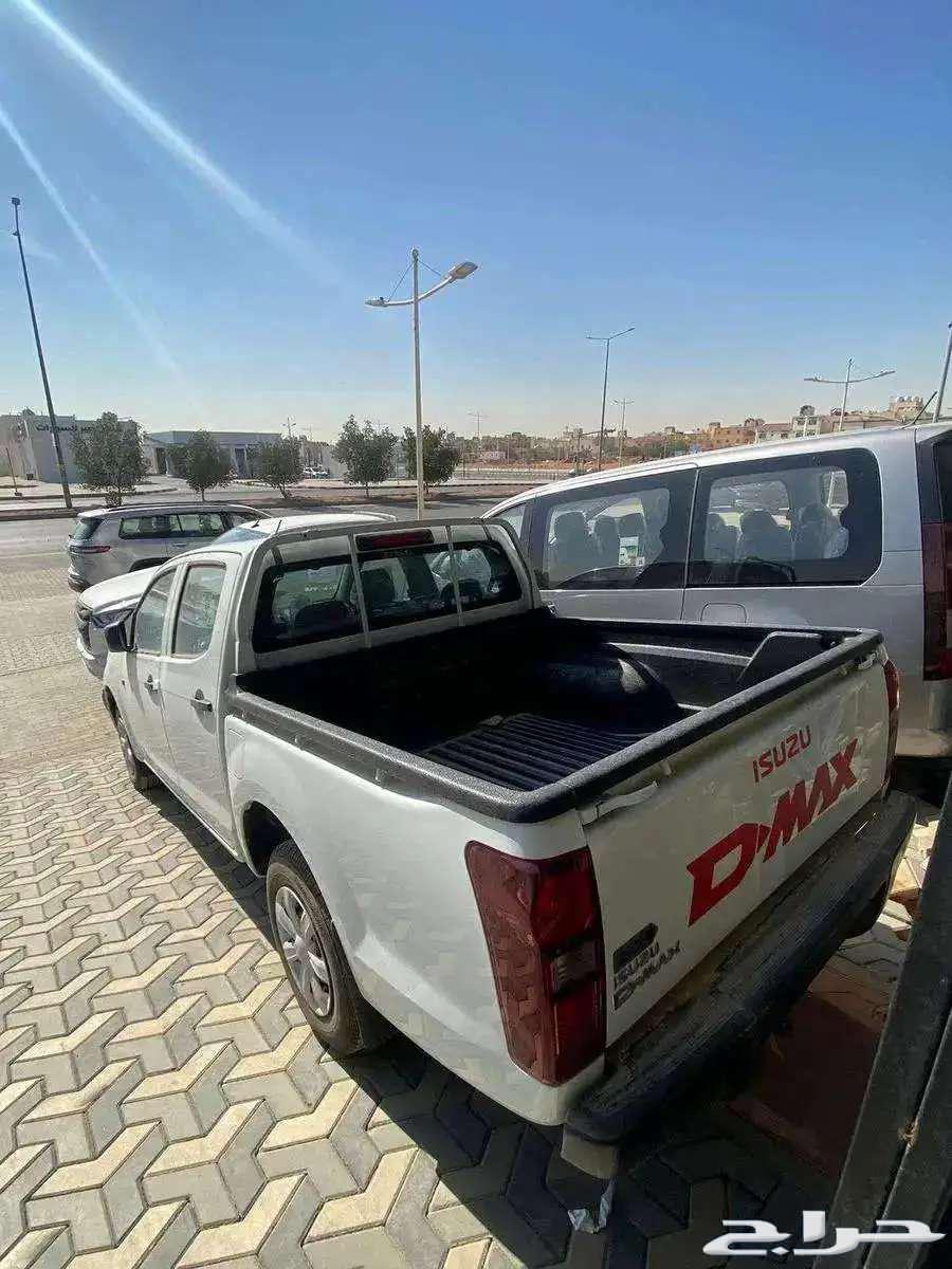 Isuzu D-Max all categories single cab and double cab at wholesale price 202563707271753987114