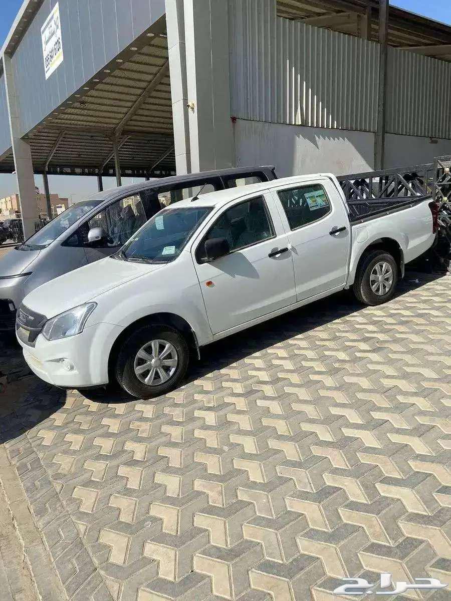 Isuzu D-Max all categories single cab and double cab at wholesale price 202563707271753987112