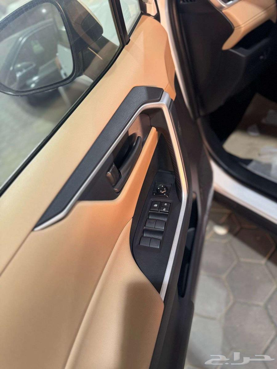 تويوتا راف فور بنزين le موديل 202563711837054338114