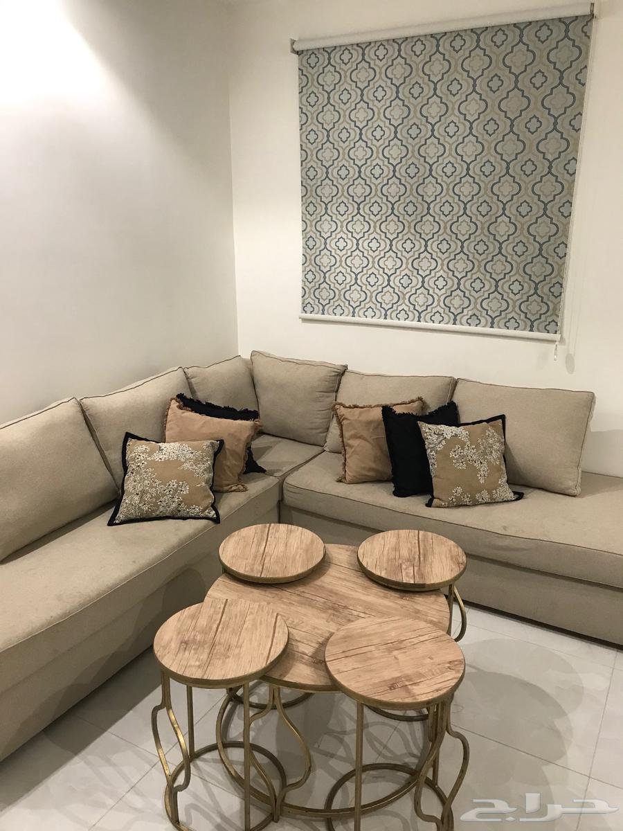 Beige L-shaped sofa63667697616387110